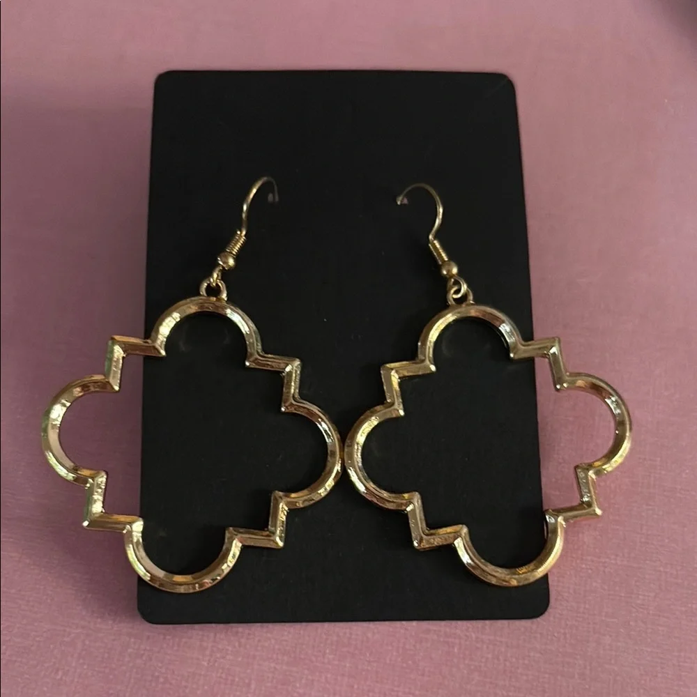 Gold fashion earrings new